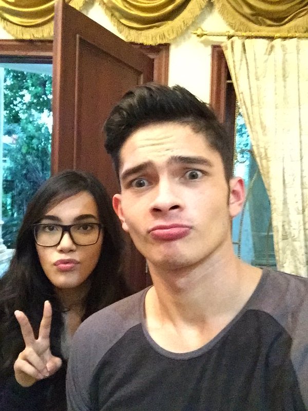 JovinLovers's tweet photo. Semoga Banyak Scenenya MALAM INI yaa! #IdolaKesayangan #Beyvers @kkambey93 #PDPJTheSeriesRCTI #Eps62 pkl 21.30 RCTI! https://t.co/LhtHw3pIYq