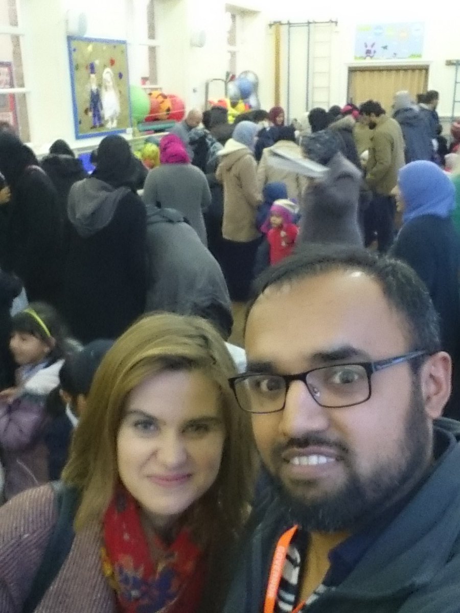 77Armadillo's tweet photo. #Purlwell Infants Winter Fair with #JoCoxMP https://t.co/zgjcFj246d