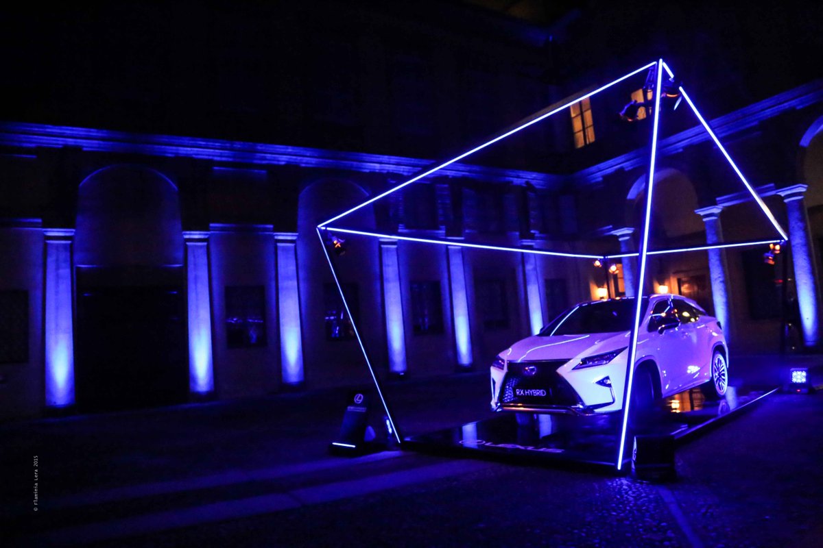 Lexus_Italia's tweet photo. Lasciati stupire da #TheRXKeyExperience a #Milano: scopri l’esclusiva #location e la meravigliosa @sevdaliza https://t.co/Kzmlv9f8pa