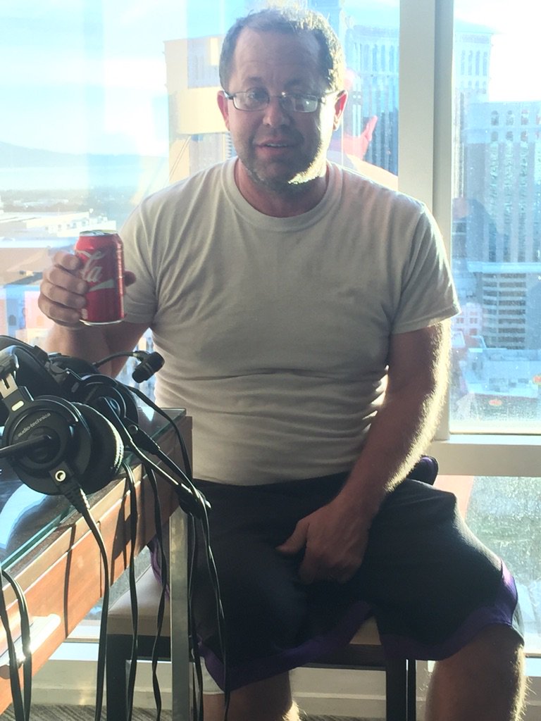 MrSirBarton's tweet photo. @DrewFranklinKSR @ryanlemond @KySportsRadio @ShannonTheDude #BaconNeck https://t.co/4bYRiqak96