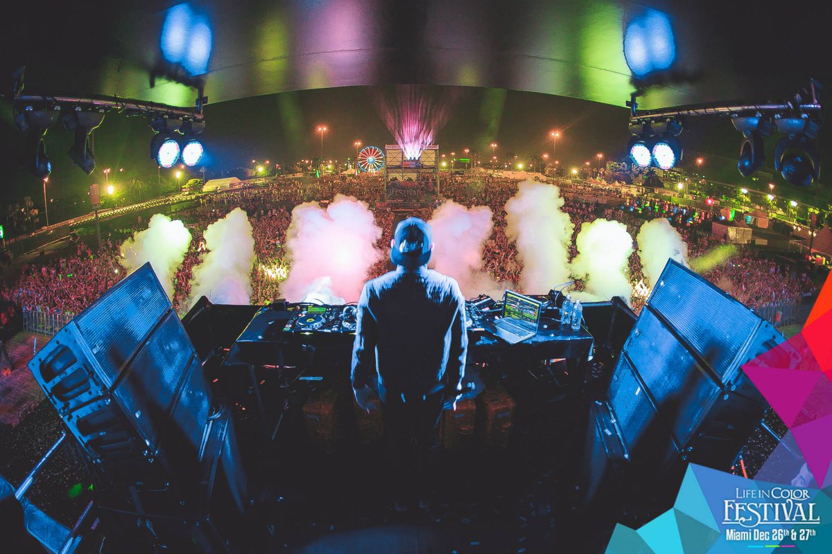 CommitteeEvents's tweet image. This Jan we're doing it BIG in Miami! Get ready for our biggest event yet as we paint the city in COLOR 😍