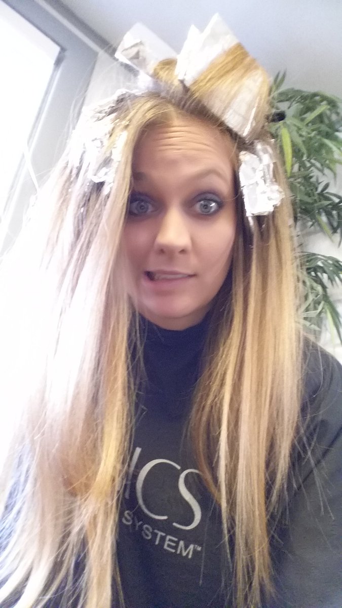 cmmarqua's tweet photo. #alienstatus #weddingseason https://t.co/ofXMna6Yxe