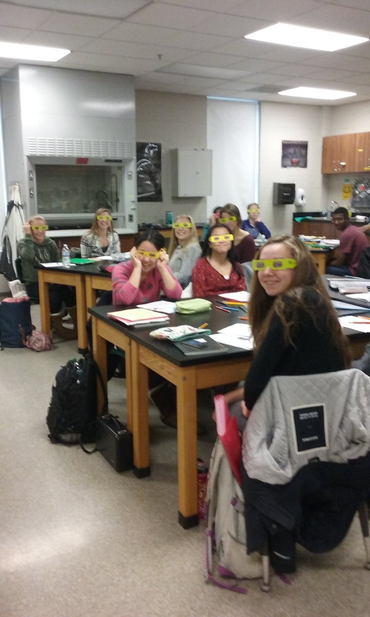 CookChemistry's tweet photo. Inspired by Bohr! Gathering evidence for atomic structure. #NAHSCommUNITY @raymond_chem https://t.co/wFfEHr4x9U