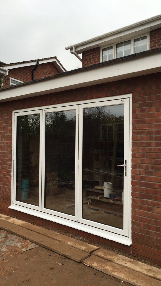 Mainstream_UK's tweet image. Another beautiful installation of @Originbifolds at one of our jobs in Evesham! #BiFolds