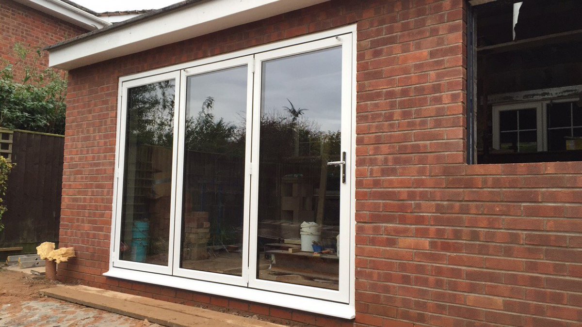 Mainstream_UK's tweet image. Another beautiful installation of @Originbifolds at one of our jobs in Evesham! #BiFolds