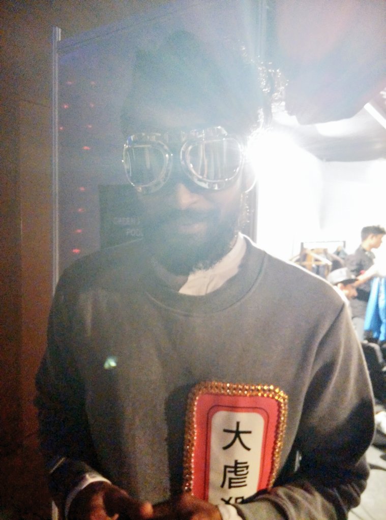 BandraRoad's tweet photo. The #NewWave @gqindia's #FashionNights featured some #DopeStyles. Courtesy : #DhruvKapoor @Antar_Agni https://t.co/stgPCzdeSp
