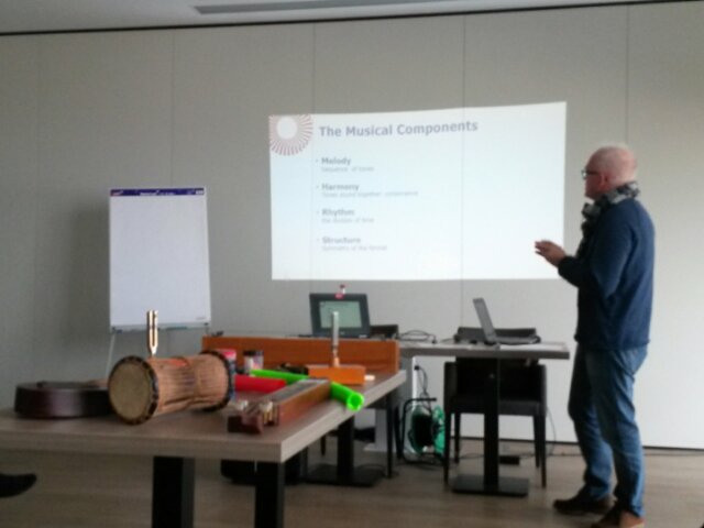OjarsKr's tweet photo. A very nice music workshop at #ErasmusOst15 https://t.co/IUzfB5wbuU