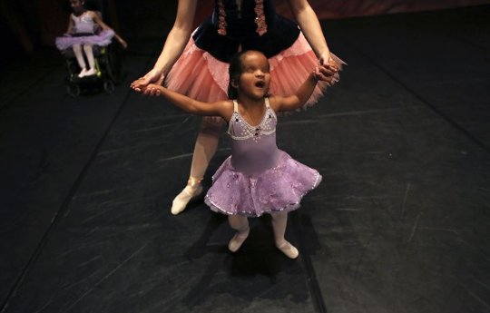 dancefxrlife's tweet photo. #DiadelaDiscapacidad https://t.co/bHxIb0gypv