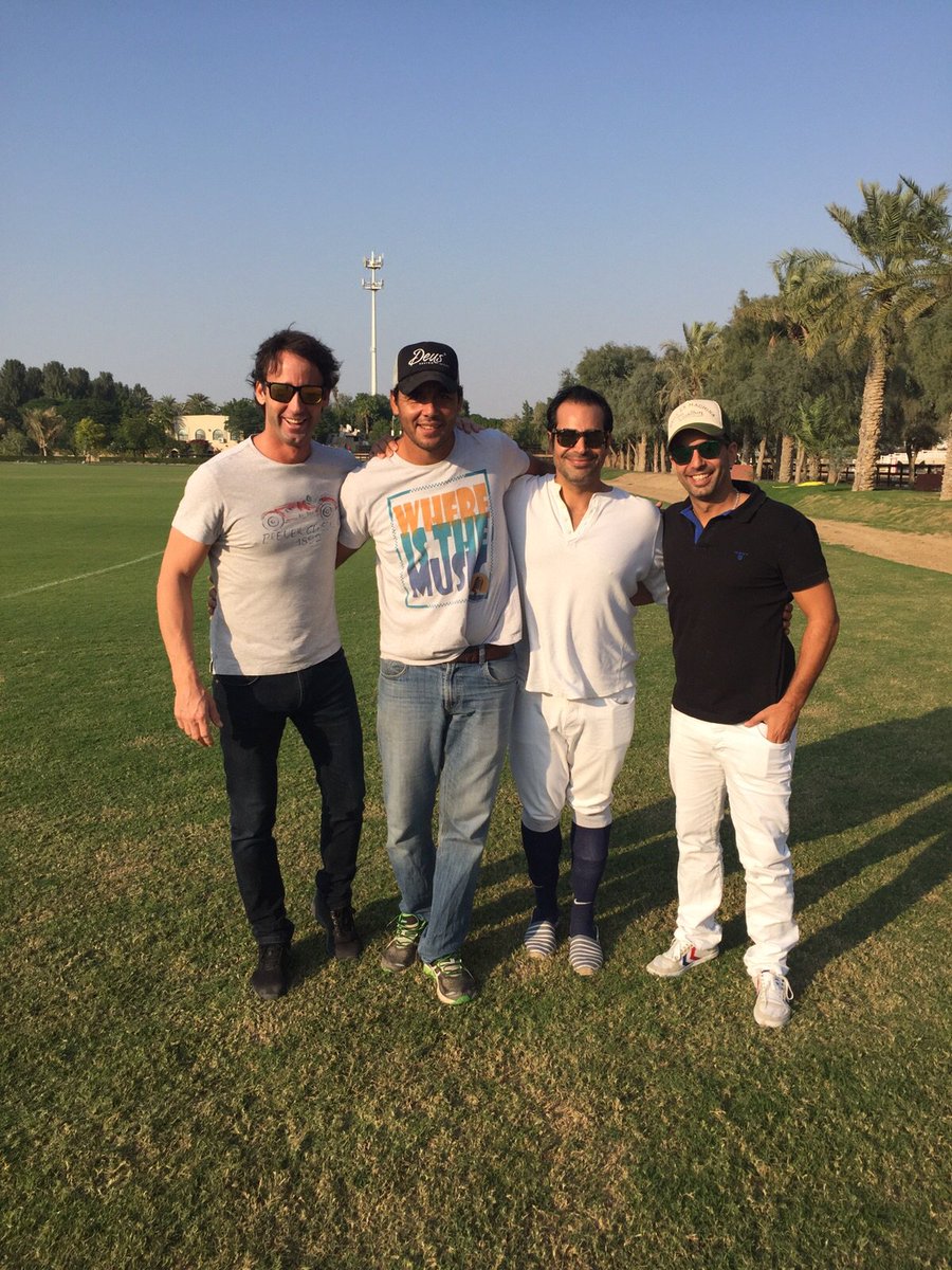 mariogd_polo's tweet photo. Visita especial en el día de hoy de mi amigo @escassiOficial !!! #Polo #Dubai #MyDubai #Friend #MahraPoloTeam https://t.co/9y4NhqHXdp