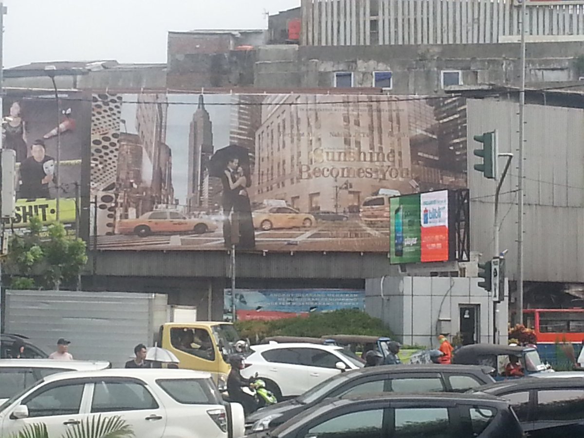 Liat banner ini di Senen <a href="/HitMakeStudios/">Hitmaker Studios</a> <a href="/nabilahJKT48/">Yeah... :v</a> <a href="/Herjuno7Ali/">Herjunot Ali</a> <a href="/boywilliam/">BOY WILLIAM</a> <a href="/annabjusuf/">Annabella Jusuf</a> #SunshineBecomesYou