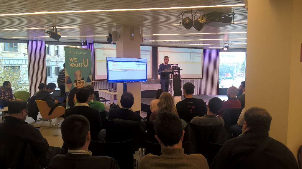 3lcarry's tweet image. Aplicaciones #UWP responsive con @acasquete en #reconnect2015