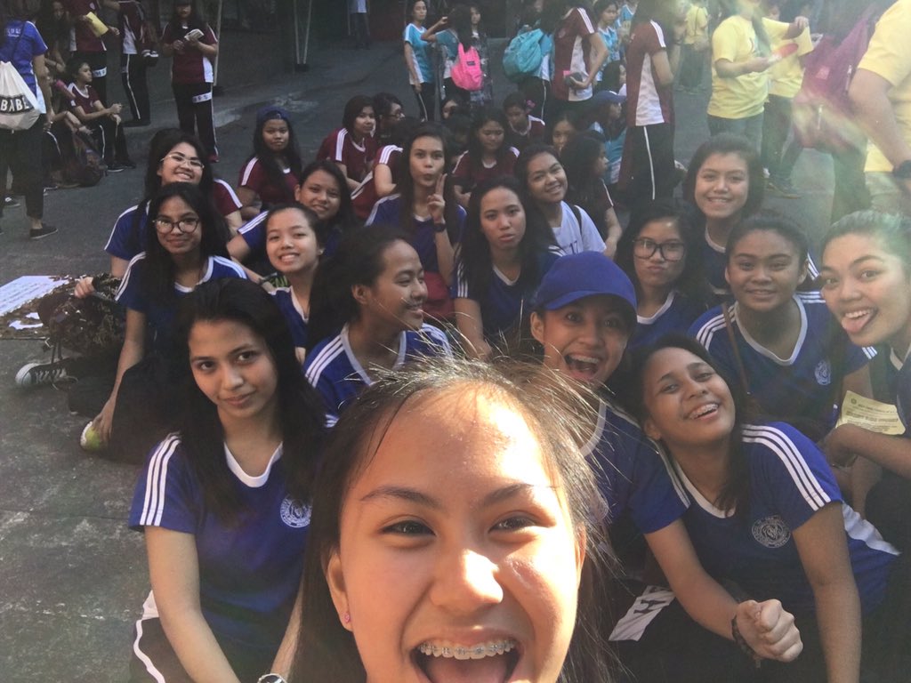 mpaduaaa's tweet photo. Day 1 💎 #BatchXI { da pretty gals: @rinnxrinn @charissecruzz & @mxnjvllns 💓 } https://t.co/Flj4x6vmIK
