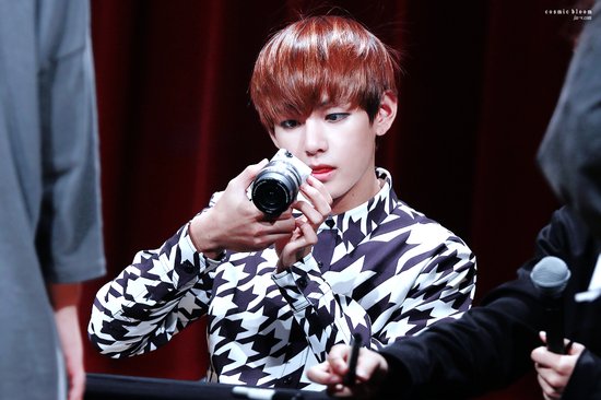 taehyungida's tweet photo. 안녕하세요 저는 #태형이다 입니다ㅎ 만나서 반가워요~^^ https://t.co/852xK8OGp1