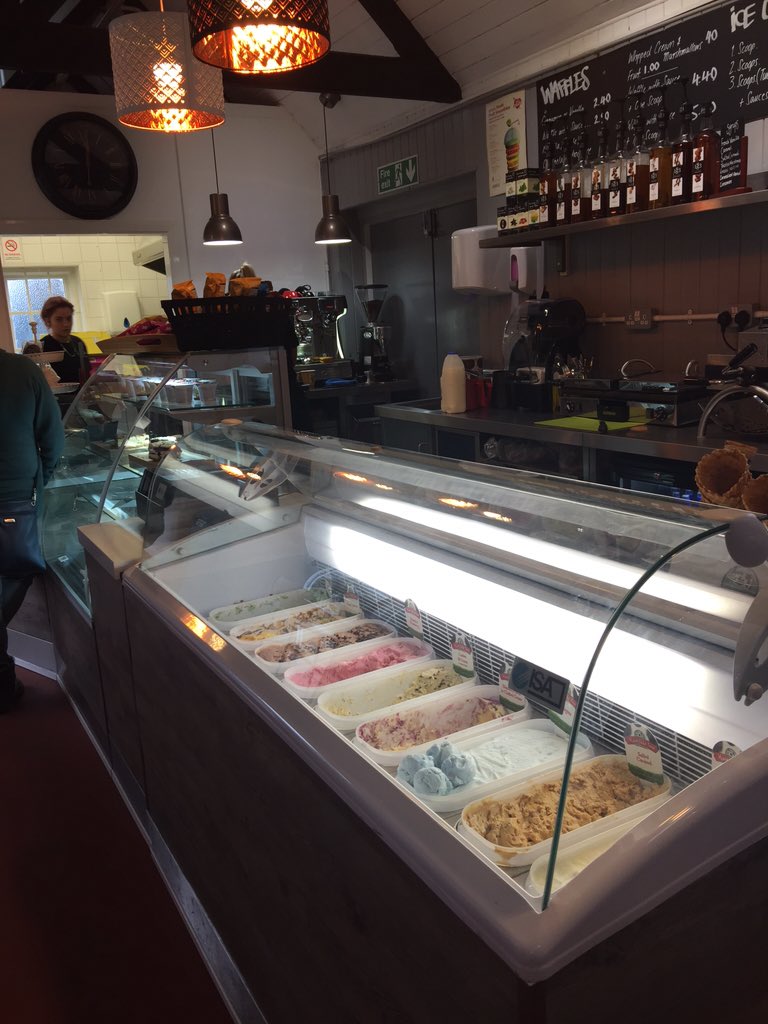 SuzyLJDoyle's tweet photo. Checking out the new @SassisCoffee in t'park. Looking good! Will be coming here lots with my girls #keepitlocal https://t.co/Xf66ZJ7aLv