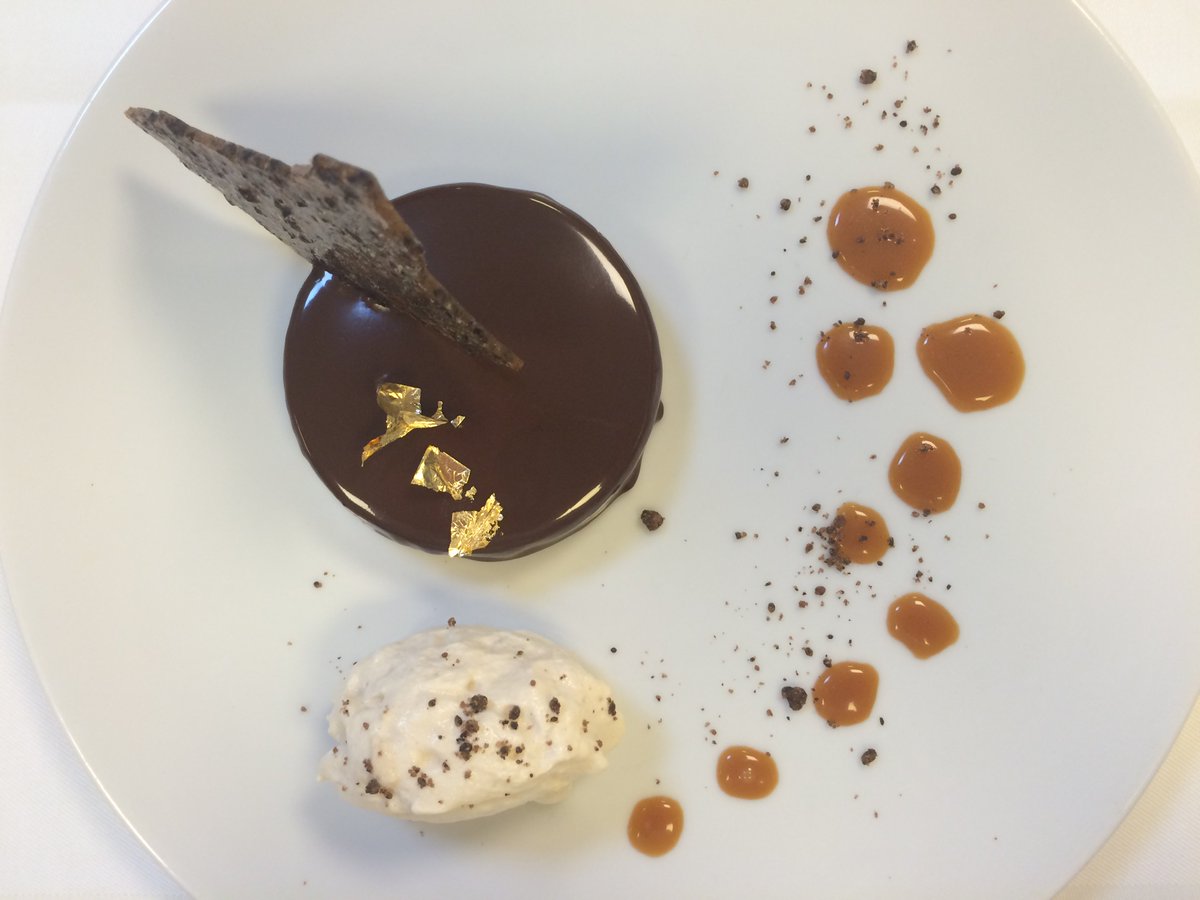 Un instant de douceur à La Co(o)rniche #patisserie #lacoorniche #chocolat #arcachon #gourmandise