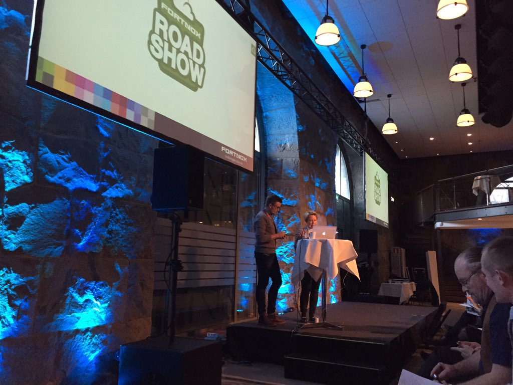 saraarild's tweet photo. Nu kör vi! #Fortnox #roadshow https://t.co/LmH6FwQen5