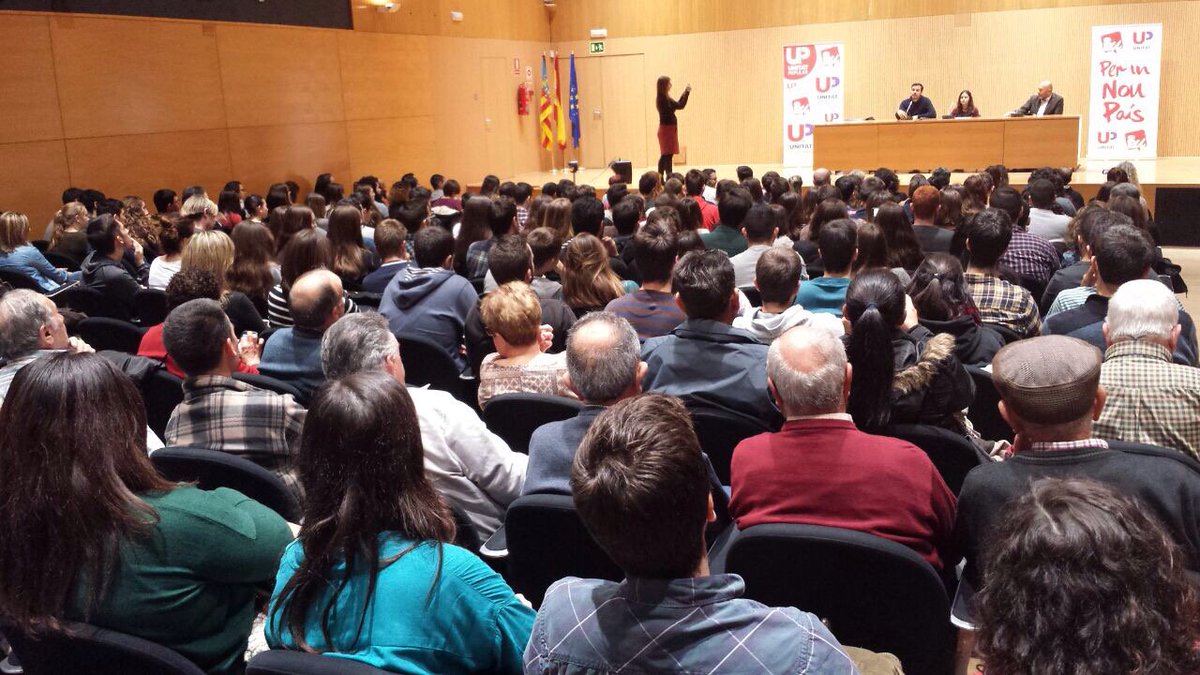 agarzon's tweet photo. Saliendo del acto en Valencia. Otra vez lleno a rebosar! A romper encuestas! #CIS :-) https://t.co/jpoZfWmh5s
