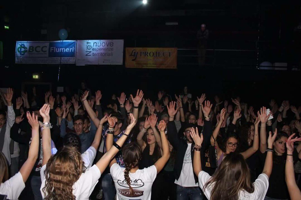 liveyourlifeAv's tweet photo. grazie ai partner dello #SchoolWinterFestival
#Ultrabeat #BCCflumeri #DiGennaroDolceria #progettonet #LyProject #MCS https://t.co/CaZtSqAZf2