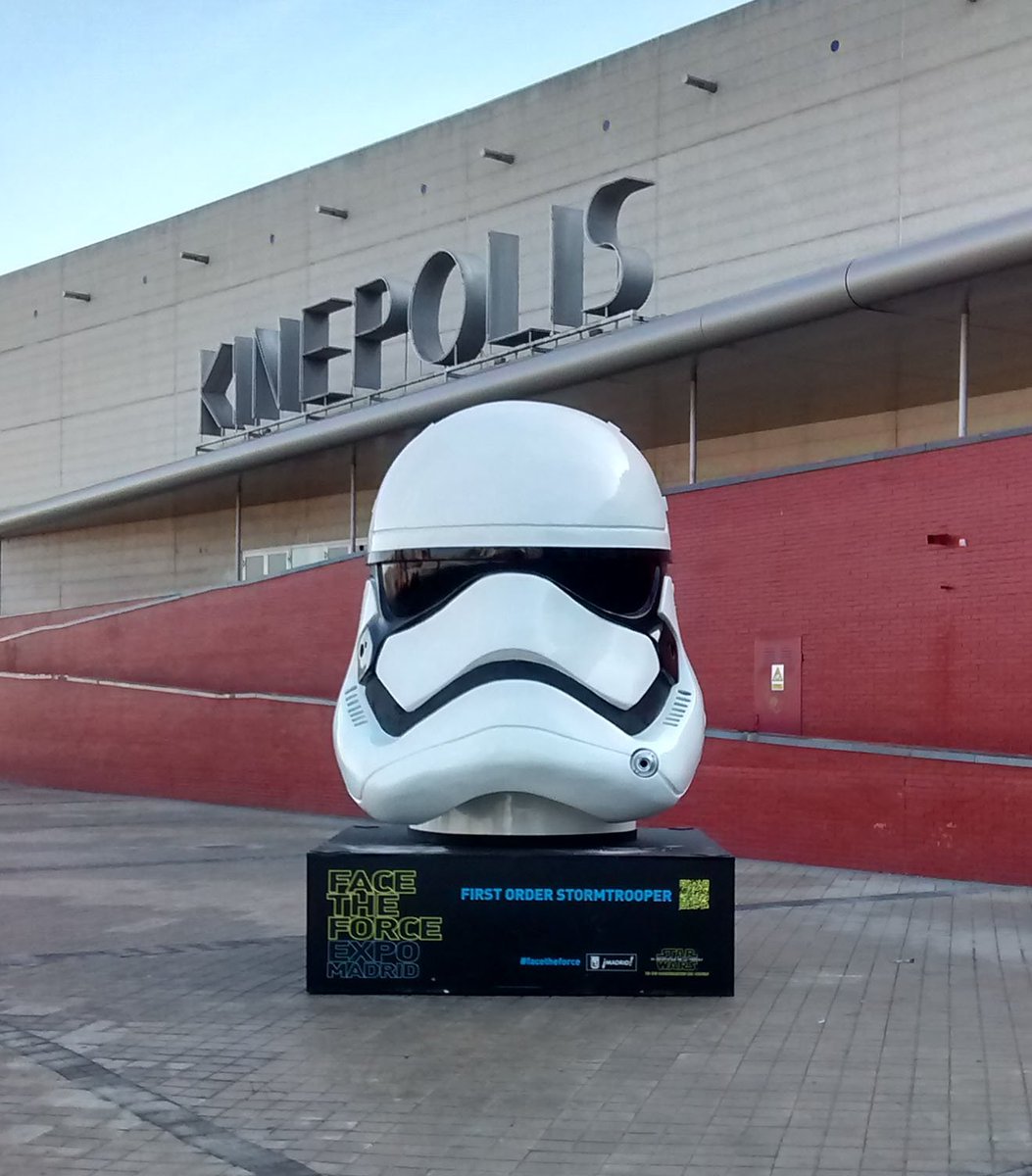 Cines_Kinepolis's tweet photo. Mirad a quién tenemos por aquí...#FirstOrderFlametrooper #FirstOrderStormtrooper #StarWars #ElDespertarDeLaFuerza https://t.co/pEs4MbuWCh