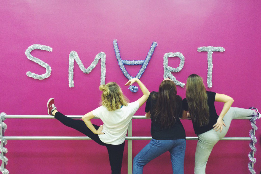 Vinni_chek's tweet photo. Когда покривляться как смысл жизни💘@PingviPando 👯 #SmartDance https://t.co/NhUmxN9JlD