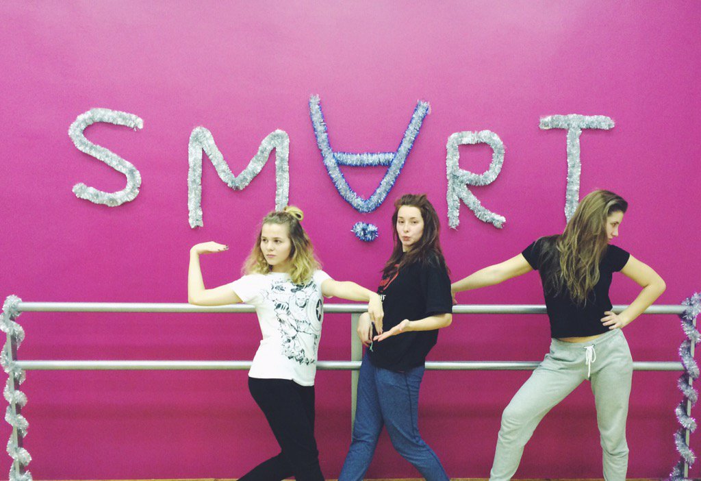 Vinni_chek's tweet photo. Когда покривляться как смысл жизни💘@PingviPando 👯 #SmartDance https://t.co/NhUmxN9JlD