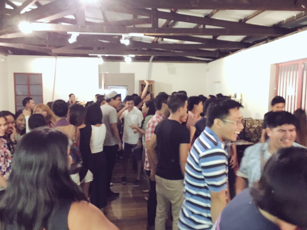 CommunePH's tweet photo. Game night with #TeamFlipTrip! https://t.co/EyT5Xhavlx