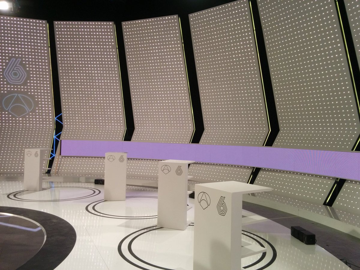 7dElDebate's tweet photo. Todo preparado para el #7dElDebateDecisivo. El lunes en Atresmedia con @VicenteVallesTV y @_anapastor_ https://t.co/IVCdRFPflI