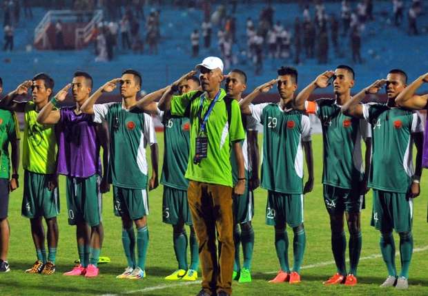 PS TNI : Ketika Disiplin Barak Dibawa ke Lapangan Hijau <a href="/TNIOnline/">TNI Online</a> <a href="/PSTNIFANSCLUB/">PS TNI FANS CLUB</a>