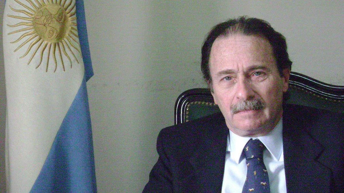 LANACION's tweet photo. Renunció Noailles, el fiscal que debía investigar a Cristina y al Gobierno https://t.co/BWQdYrkQeD https://t.co/gcuHZhvd3J