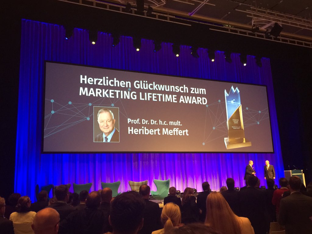 marketingberlin's tweet photo. #Marketing #Lifetime #Award an Prof. #Meffert beim #dmt15 in #Stuttgart #dmv #dmt2015 https://t.co/xmDGYYRALF