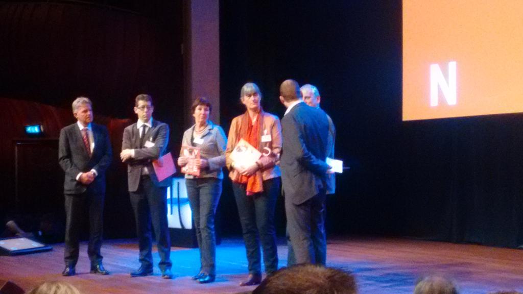 Samen #buitendelijntjeskleuren #tothierennuverder