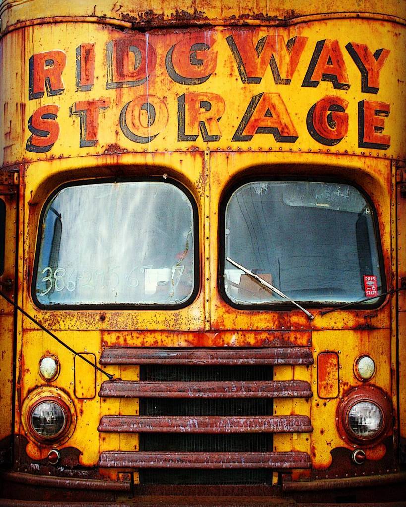 cpbyjjgarcia's tweet photo. 1953 Twin Coach at #turkeyrun Daytona  Int'l Speedway. #carphotographybyjjgarcia #patina #rust #gotrust #53twincoac… https://t.co/GzUKUEl3ua