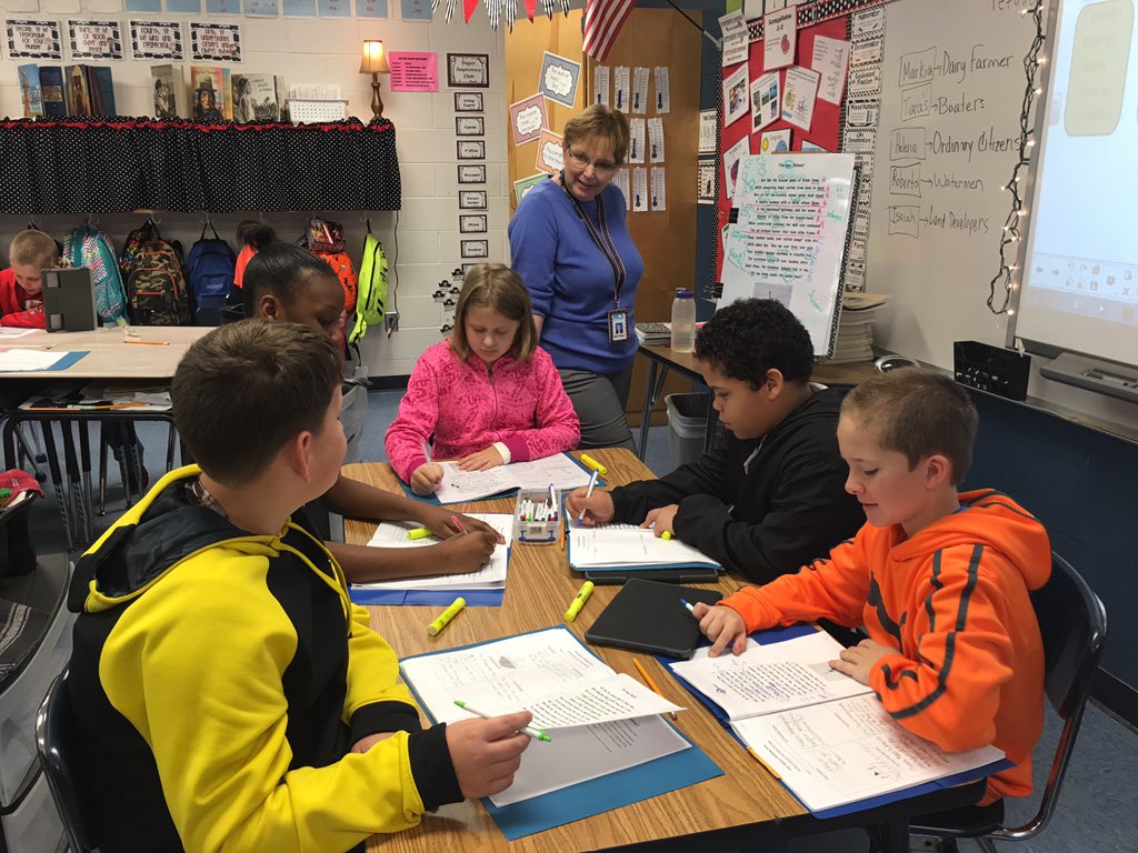 TerraBodkins's tweet photo. Thanks for inviting me to see your awesome work Mrs. Jones &amp; Mrs. Drag! #hcspdl #kes https://t.co/nLaMgsu8fe