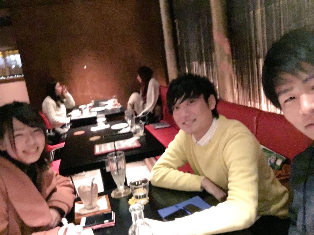 gakusei_Beat's tweet photo. 12/3 ミーティング@梅田

今日のミーティングは梅田の��フェで行いました🎶 イベント企画他、Beatの目���す団体像について話し合いました。少人数だからこそ、密に思いを語り合えます(´v`) 気になった方は是非ご連絡下さいね😆! https://t.co/nsvsdeZ7jT