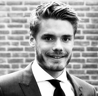 Jasper vertelt hoe een Welten Traineeship helpt bij het ontdekken van de  financiële sector. tinyurl.com/zsgeoej