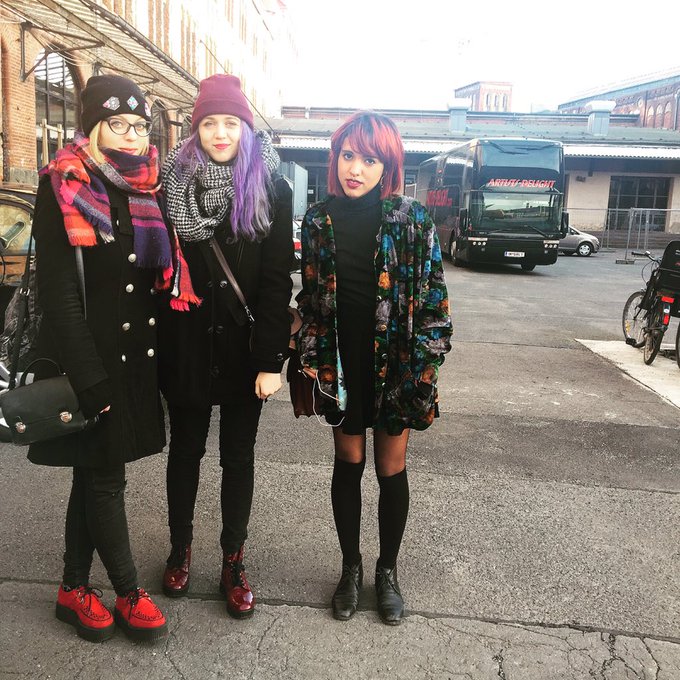 #IAMX fans near tour bus in Berlin :) I'm off to get ready now! @IAMX #IAMXberlin https://t.co/8KtQF<a href="/tag/iamx"class="tags">#IAMX</a><a href="/tag/iamxberlin"class="tags"><span>#iamxberlin</span></a>