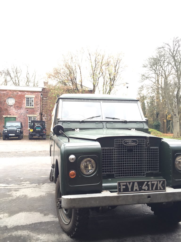 BicesterH's tweet photo. The best view in town!  @Martinport @LandRoverOxford @LandRoverOwner @LandRover_UK @HagertyUK @ClassicOils https://t.co/udrFjJ7RS7