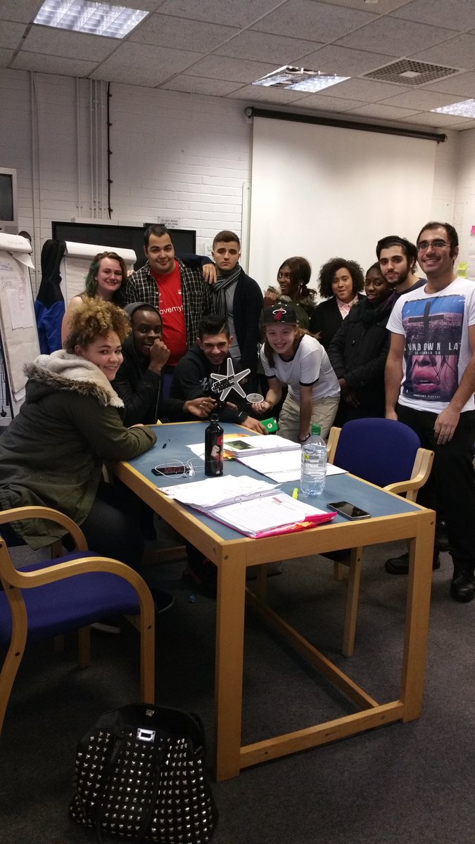atl_jo's tweet photo. Honoured 2 have EVC @PrincesTrust award winners visiting team today 2 inspire @MPSHaringey &amp; show off their gong! https://t.co/zJ2rH35S09