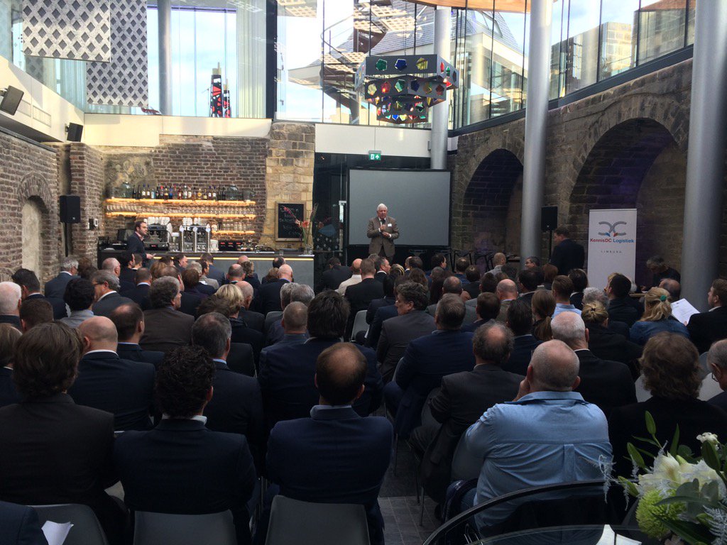 Logistieke Dag Limburg in Kessel ... volle zaal <a href="/ELCLimburg/">ELC-Limburg</a> @KDCLogistiek <a href="/FontysILEC/">FontysILEC</a>