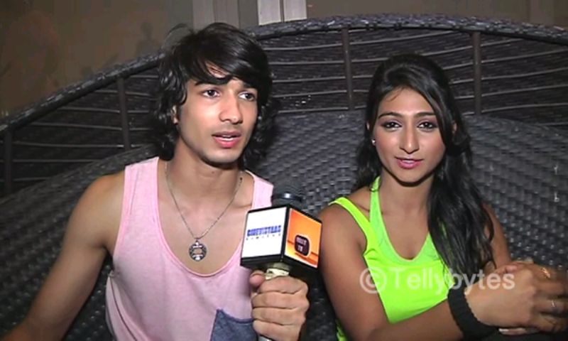 MohenaSinghWeb's tweet photo. Finally the duo interview is here😘💃 They Back 😍
@SinghMohena @shantanum07 
https://t.co/TRmytDQcK2 #ViNa #TWL 😍 https://t.co/BYiHD3EEBU