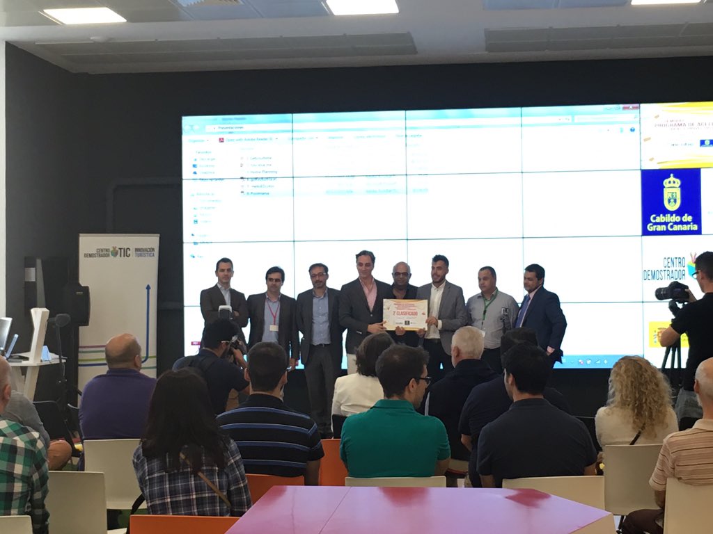 elenaolivag's tweet photo. Ganadores: 1 @GyourTime 2 #HelloEDoctor 3 @poolmania_es Fin de #Demoday @SPEGC @IncubeGC https://t.co/DWgepw2nUG