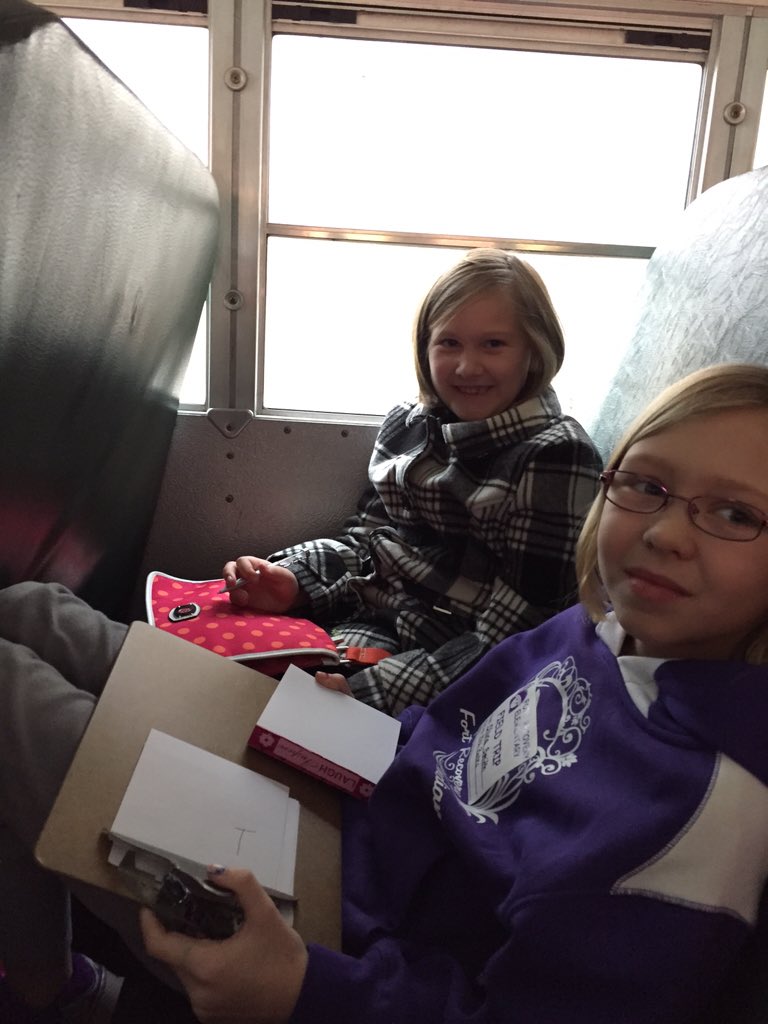 timsmith37's tweet image. Headed to Cosi with 4th grade class and these silly girls.
