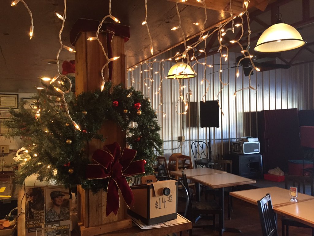 TheWellCoffeeRC's tweet photo. come enjoy some coffee and Christmas spirit! 🎄☕️ https://t.co/F1T6rhJW14