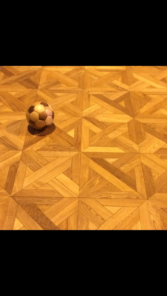 Anybody looking great quality solid,engineered or laminate flooring for cheap prices then give me a buzz!! Cheers