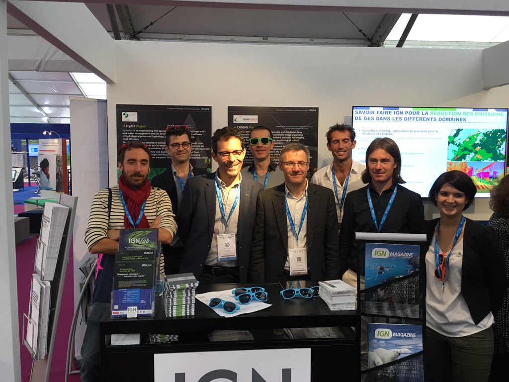 IGNFrance's tweet photo. Rdv avec les équipes #ignfab @InSunWeTrust @OpenForet #hydrasetec @IGNFrance pour échanger #COP21 a @Galerie_COP21 https://t.co/ihqGiJTGw1