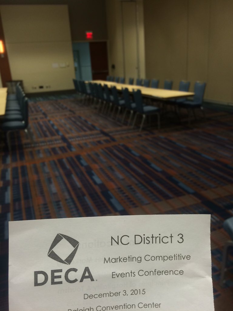 TheMrHayman's tweet photo. Back at DECA! Let's go Huskies #BeEpic https://t.co/OG6T9mVizW