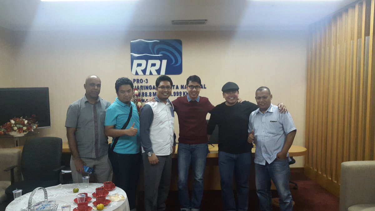 Terimakasih Pak Mustofa, Pak Fauzi, Pak Hantiar dkk, berkenan siaran di acara kami di #RRI. Keren sharing-nya