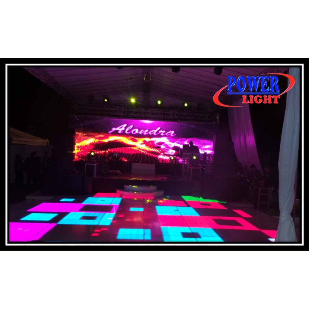 La pista led, le da vida a tu evento. Además, solo la puedes conseguir con nosotros. ¡Consulta nuestros precios!