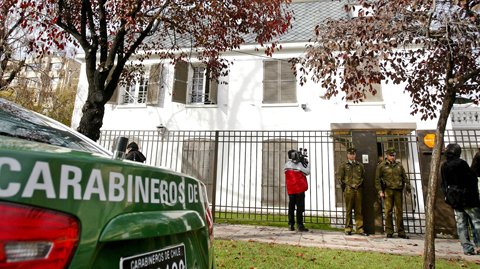 La_Segunda's tweet photo. Delincuentes entraron a robar a oficina de #FundaciónPazCiudadana en #Providencia. https://t.co/gfRZ4ApLqE https://t.co/WrO3EH0n63