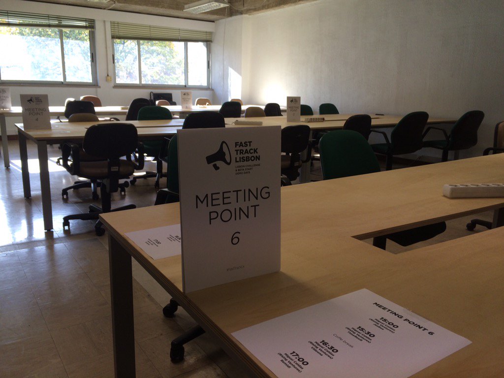 LisbonChallenge's tweet photo. Our per-demo day is starting. The startups will be meeting with top investors... Good luck. #FastTrackLx #LCFall15 https://t.co/CFBLzGMqan